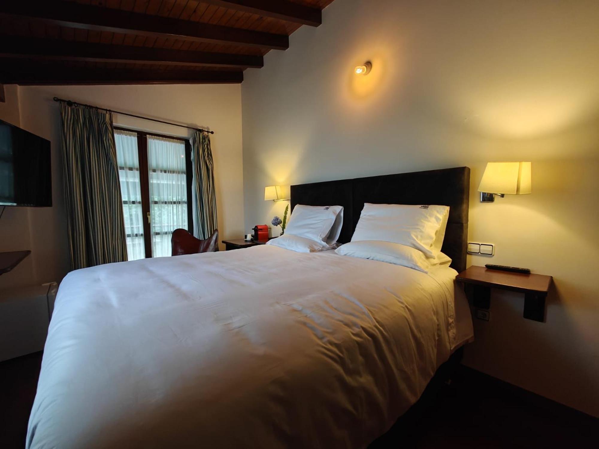 Hotel Restaurante Cabo Vidio Oviñana エクステリア 写真